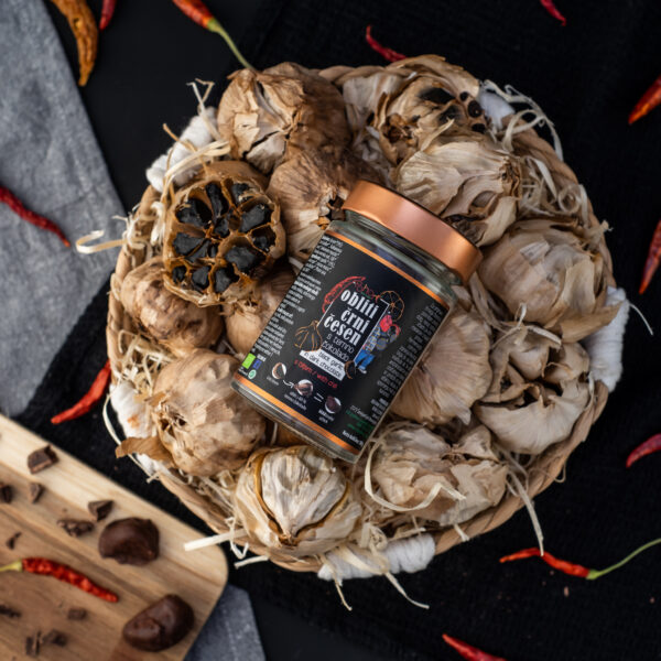 Schwarzer Knoblauch in Zartbitterschokolade